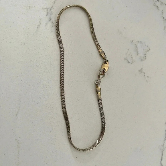 Avon minimalist silver bracelet - Picture 3 of 5